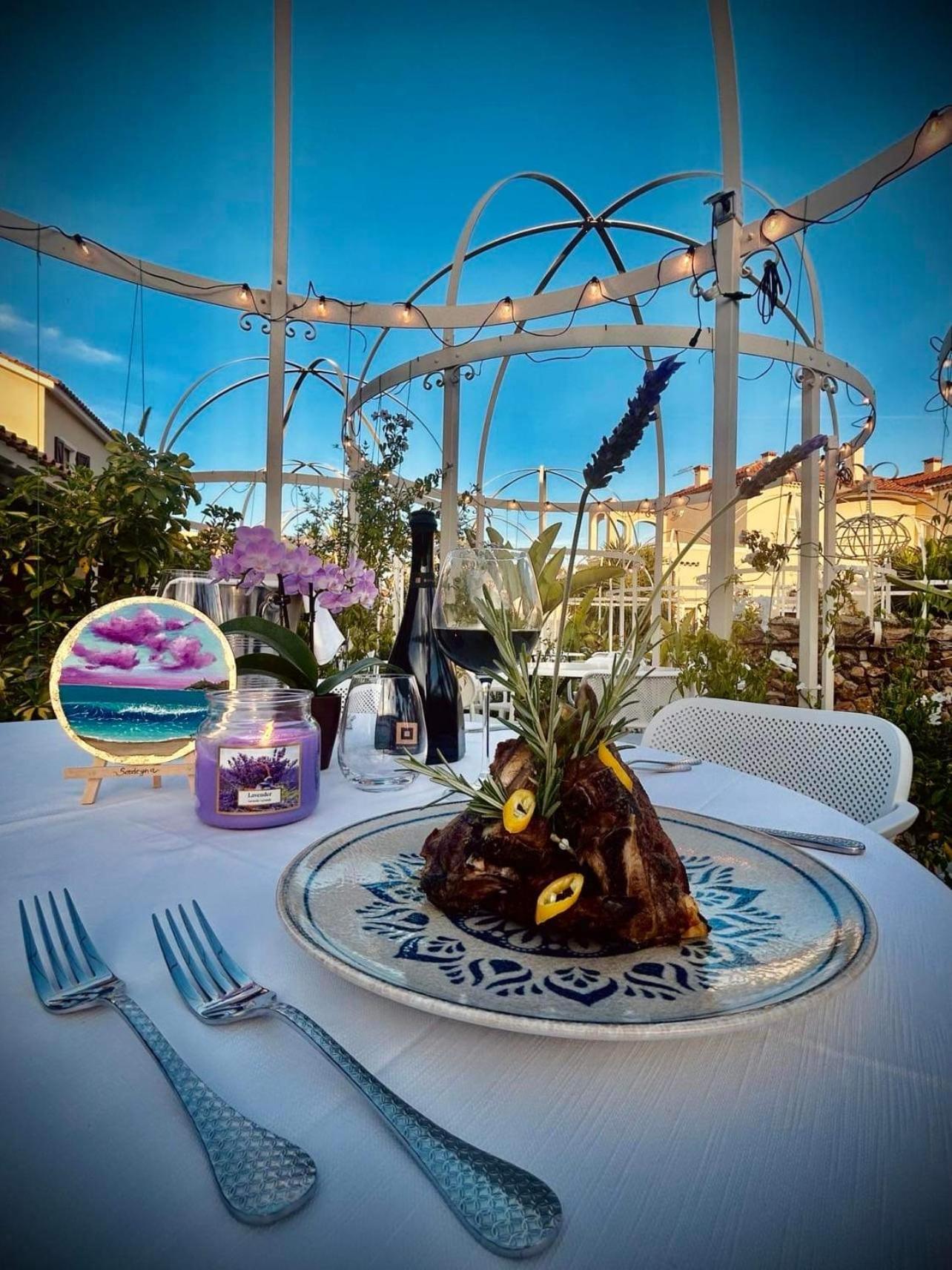 Villa Cavalieri Country Hotel Pula Exterior photo