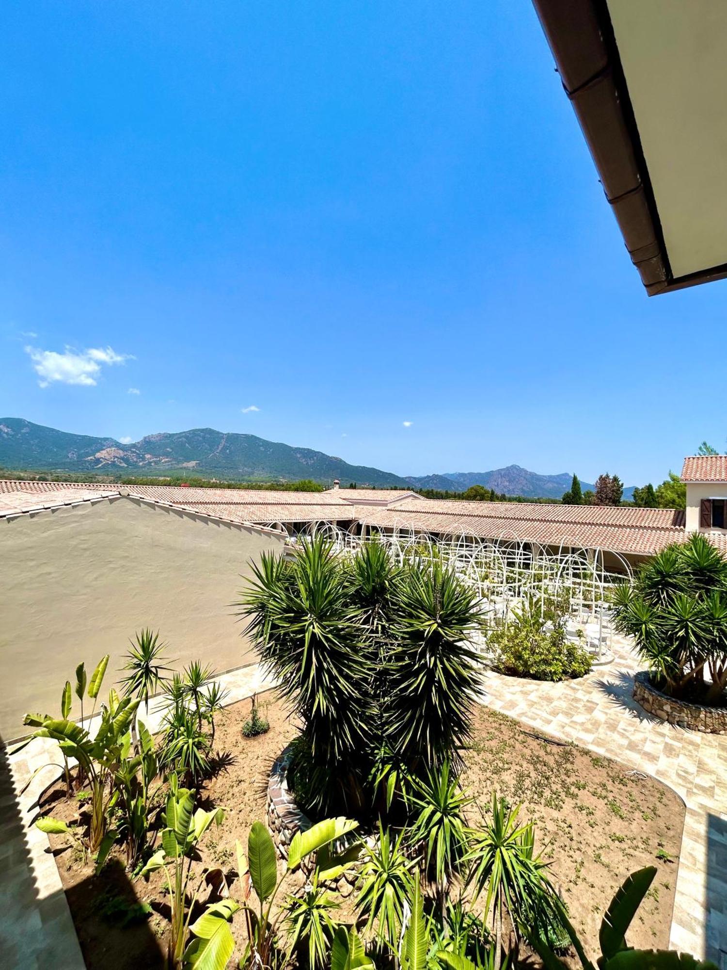 Villa Cavalieri Country Hotel Pula Exterior photo