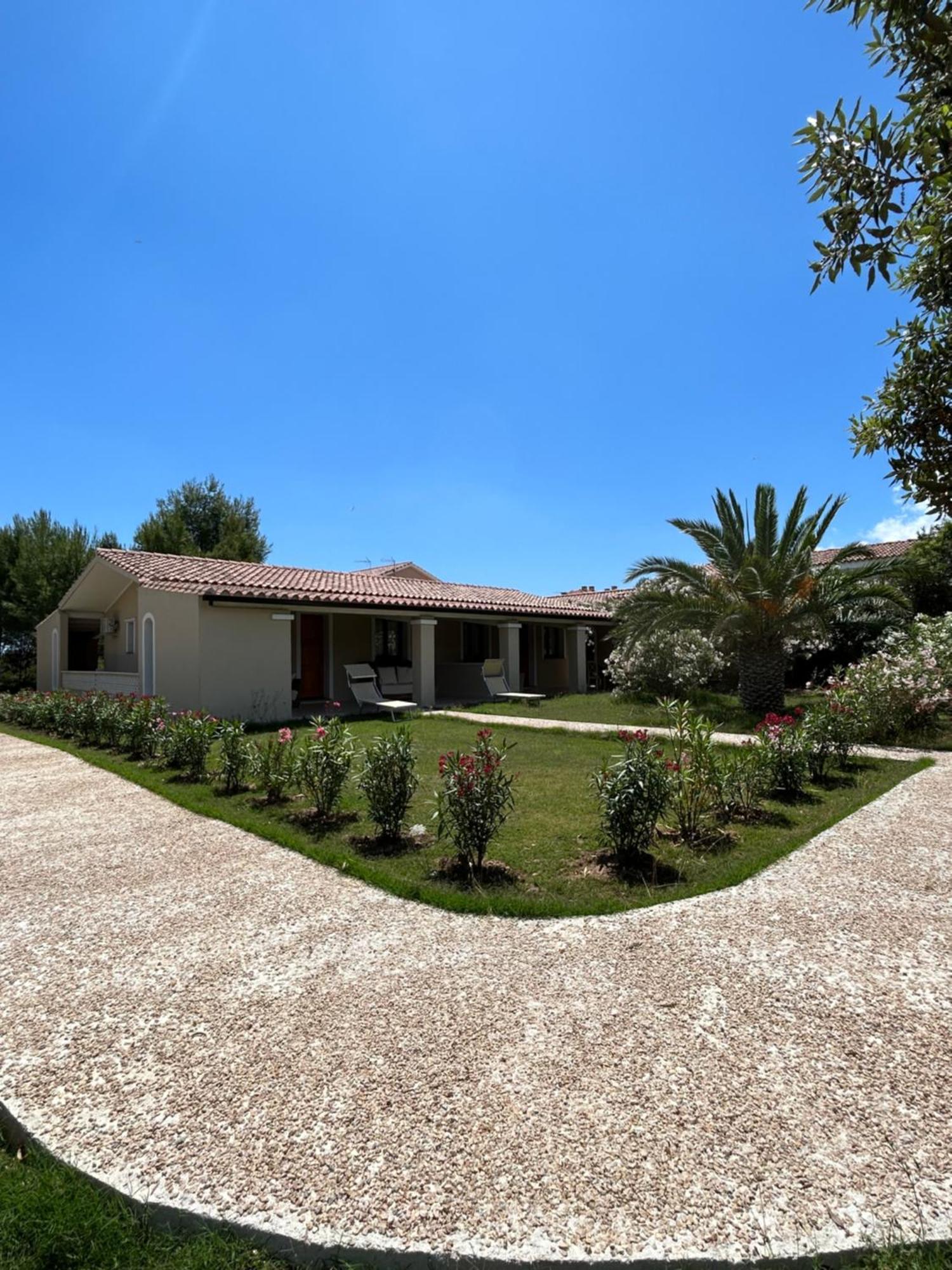 Villa Cavalieri Country Hotel Pula Exterior photo